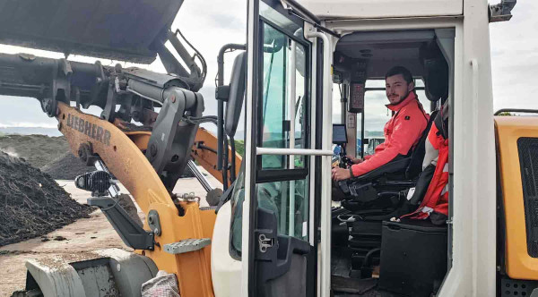Conducteur de chargeuse.